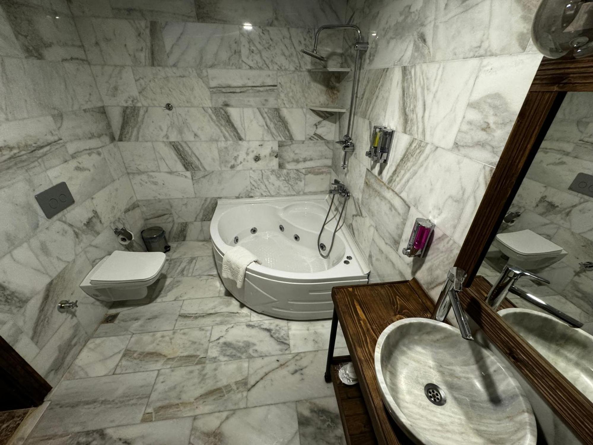 Rustic Caves Otel Göreme Dış mekan fotoğraf